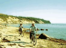 Fahrradfahrer an der Ostseeküste