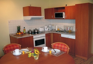 Einbauküche und Essecke