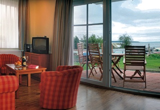 Ferienwohnung im EG - Terrasse mit Seeblick