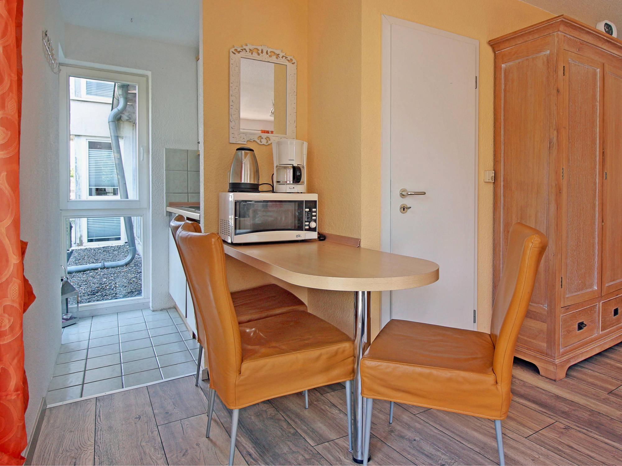 App. 4 - Wohnraumansicht